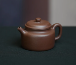 「德钟壶 · Azure Éternelle」 — 180ml Vintage Handmade Yixing Purple Clay Teapot | Raw Ore Azure Mud · Classic De Zhong Form · Zisha Gongfu Tea Brewing Kettle · Artisan Collectible