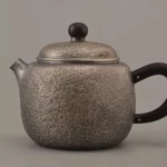 「素银壶 · Plain Grace」 — 180ml Handmade 999 Sterling Silver Teapot (Classic Western Form · Minimalist Finish · Small Gongfu Teapot)