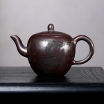 「美人肩壶 · Graceform」 — 220ml Handmade Yixing Purple Clay Teapot (Raw Ore Antique Brass Mud · Beauty Shoulder Form · Calligraphy & Leaf Engraving)