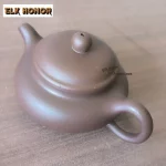 「古韵壶 · Classic Echo」 — 190ml Handmade Yixing Purple Clay Teapot (Antique-Style Form · Raw Ore Zisha Clay · Small Capacity Gongfu Pot) - Image 3