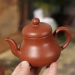 「潮州思亭壶 · Si Ting Revival」 — 1.0L Handmade Chaozhou Zhu Ni Teapot (Hand-Pulled · Three-Cup Capacity · Ancient Charm) - Image 3