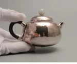 「文旦壶 · Pomelo Form」 — 160ml Handmade 999 Sterling Silver Teapot (Pomelo-Inspired Shape · Gongfu Brewing · Small Household Silver Pot) - Image 4