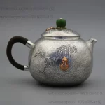 「霜葫西施壶 · Frosted Gourd」 — 180ml Handmade 999 Sterling Silver Teapot (Xishi Form · Frosted Finish · Gourd-Inspired Body · Built-in Filter) - Image 2