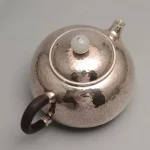 「文旦壶 · Pomelo Form」 — 160ml Handmade 999 Sterling Silver Teapot (Pomelo-Inspired Shape · Gongfu Brewing · Small Household Silver Pot) - Image 2