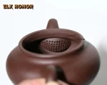 「古韵壶 · Classic Echo」 — 190ml Handmade Yixing Purple Clay Teapot (Antique-Style Form · Raw Ore Zisha Clay · Small Capacity Gongfu Pot) - Image 4