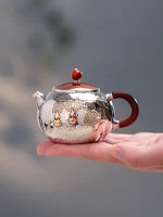 「葫芦喜壶 · Gourd Harmony」 — 280ml Handmade 999 Sterling Silver Teapot (Xishi Copper Core · Silver-Wrapped Body · Gourd Motif · Anti-Scalding Design) - Image 2