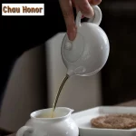 「扁影西施壶 · Flat Grace」 — 200ml Handmade Dehua White Porcelain Teapot (Flattened Xishi Form · Built-in Infuser · Minimalist Gongfu Kettle) - Image 6