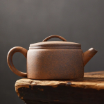 「侘寂壶 · Kurohō」 — 145ml Handmade Coarse Pottery Teapot (Retro Japanese Style · Rustic Clay Body · Gongfu Infuser Pot)