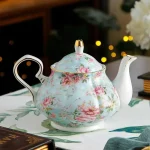 「蔷薇瓷壶 · Rosebridge」 — 900ml European Ceramic Teapot (English Afternoon Tea Style · Heat-Resistant Porcelain · High-Capacity Coffee & Tea Kettle)
