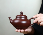 「紫辰壶 · Terre Majestueuse」 — 320ml Handmade Yixing Purple Clay Teapot | Raw Ore Zhu Mud · Classic Gongfu Kettle with Infuser · Zisha Tea Set Craft Edition