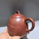 「神兽送子 · Divine Blessing Vessel」 — 400cc Engraved Yixing Purple Clay Teapot | “Divine Beasts Send Children” Motif · Old Zisha Pottery · SIYAO Studio · Town House Ornament - Image 3