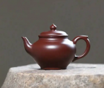 「朱影壶 · Ombre Ancienne」 — 190ml Handmade Yixing Purple Clay Teapot | Raw Ore Zhu Mud · Classic Gongfu Kettle with Strainer · Zisha Tea Set Ornament