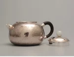 「文旦壶 · Pomelo Form」 — 160ml Handmade 999 Sterling Silver Teapot (Pomelo-Inspired Shape · Gongfu Brewing · Small Household Silver Pot) - Image 5