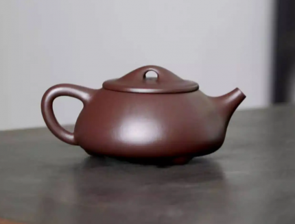 「石瓢古韵 · Changtao Edition」 — 270ml Handmade Yixing Purple Clay Teapot | Jingzhou Stone Gourd Form by Li Xiaolu · Old Purple Clay · Gongfu Brewing Pot