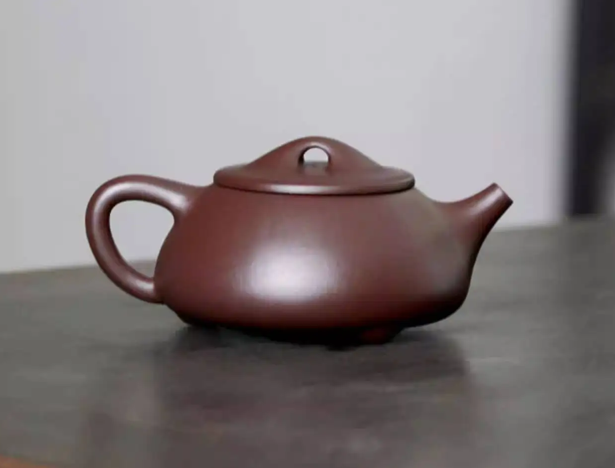 kf-Sfcb8e0a442bb4bcf9d92581438f5f148H 「石瓢古韵 · Changtao Edition」 — 270ml Handmade Yixing Purple Clay Teapot | Jingzhou Stone Gourd Form by Li Xiaolu · Old Purple Clay · Gongfu Brewing Pot - Image 1
